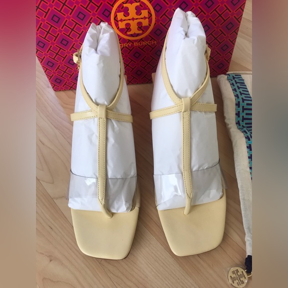 TORY BURCH Strappy lucite heel sandals in Sweet Corn/Clear Size 8 - Picture 2 of 15